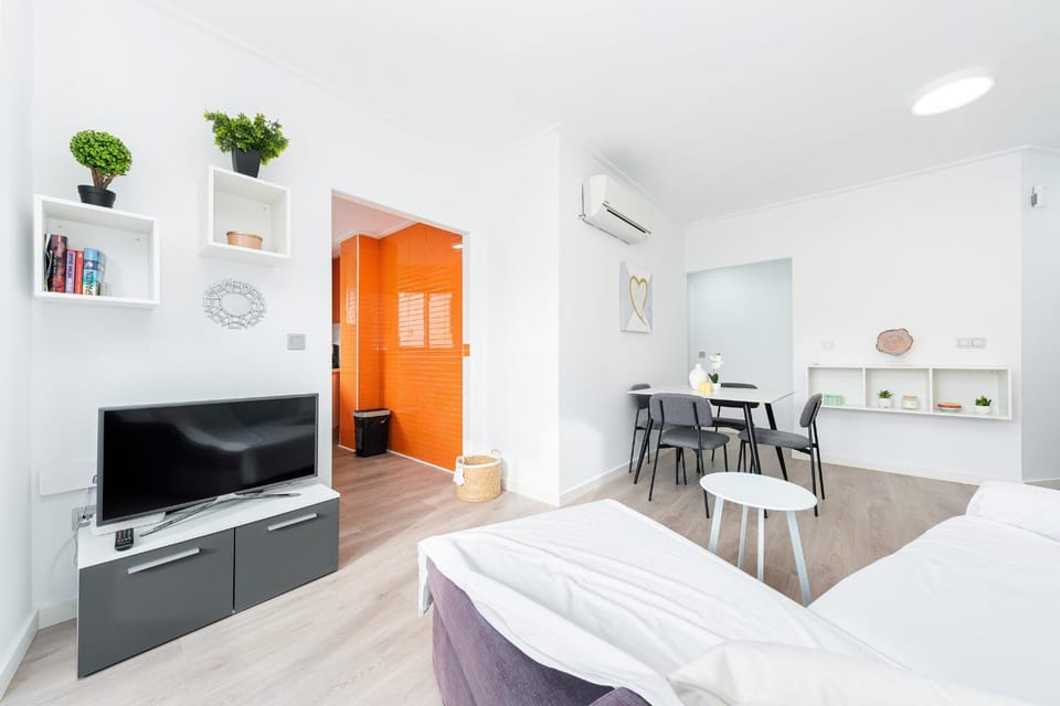 Communal lounge/ TV room, Living room