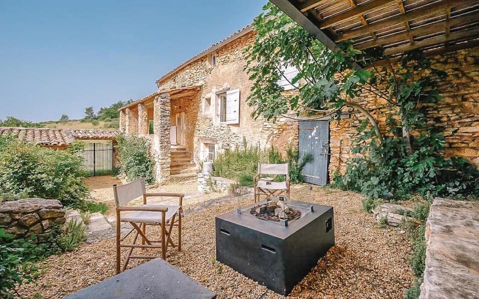 Patio, Dining area