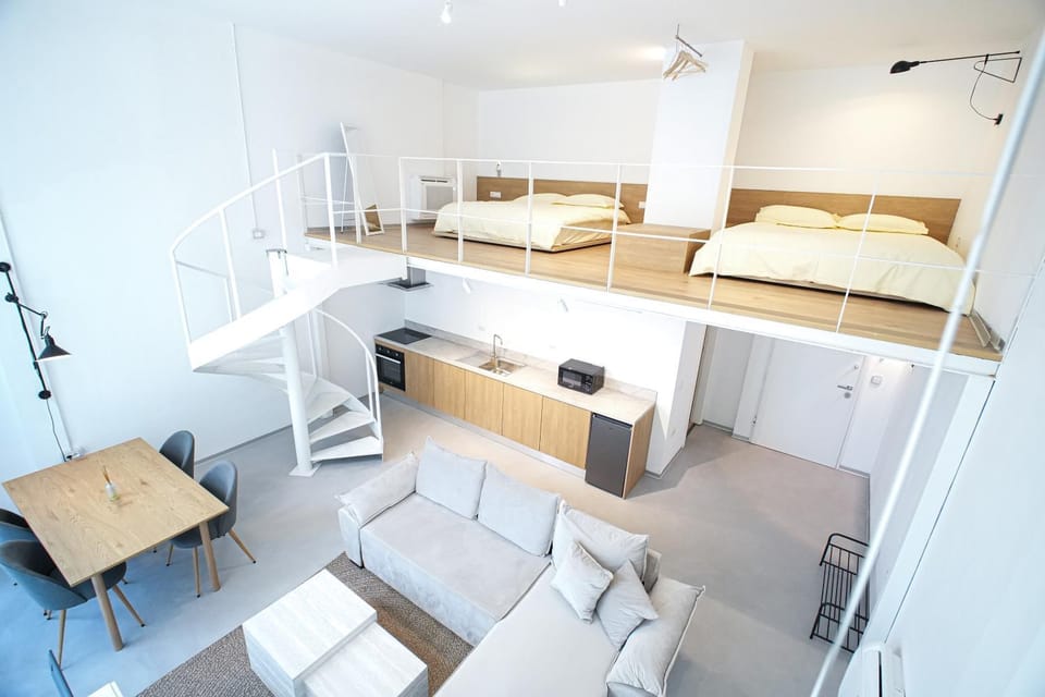 Bed, Kitchen or kitchenette, Living room, Photo of the whole room, Seating area, Bedroom, towels, wardrobe, air conditioner