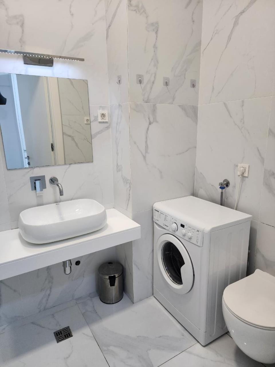 Toilet, Bathroom, washing machine