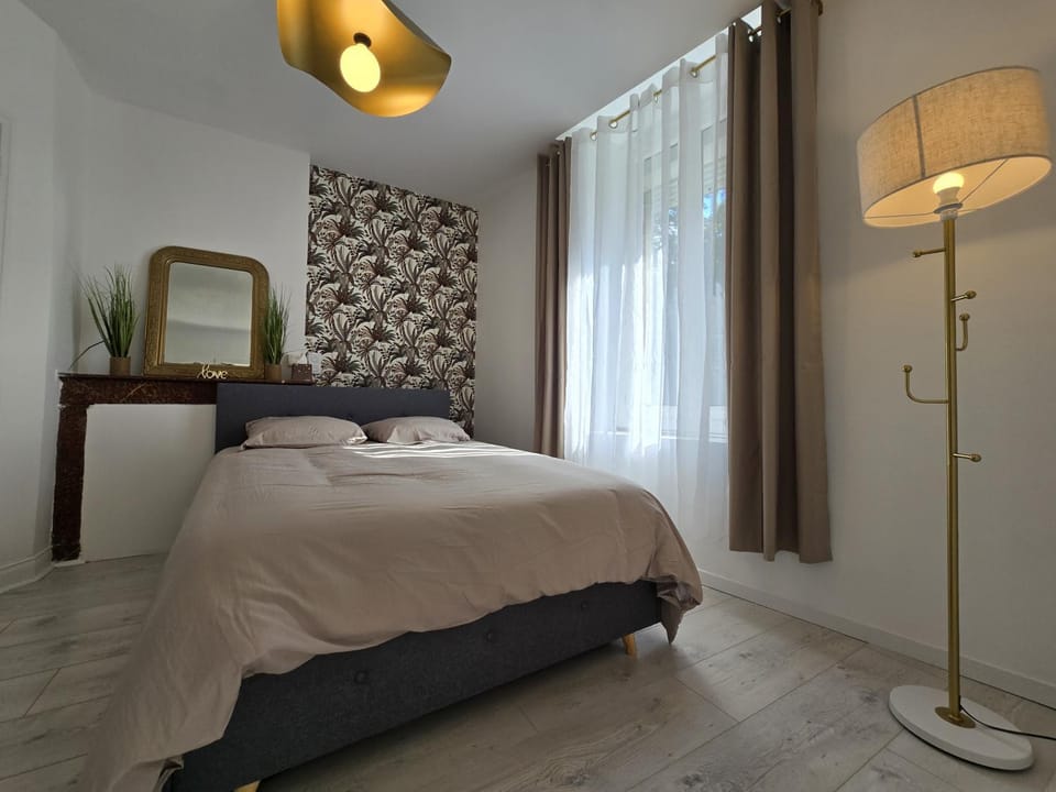 Charmant appartement chambre, cuisine et salle de bain avec balcon sur Jardin Massey Apartment in Occitanie