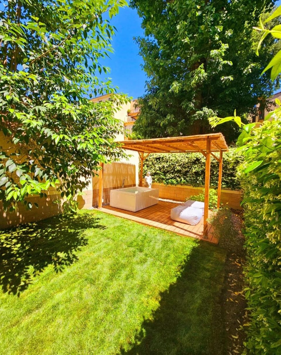 FlorArt Boutique Apartment, giardino e vasca idro Apartment in Florence