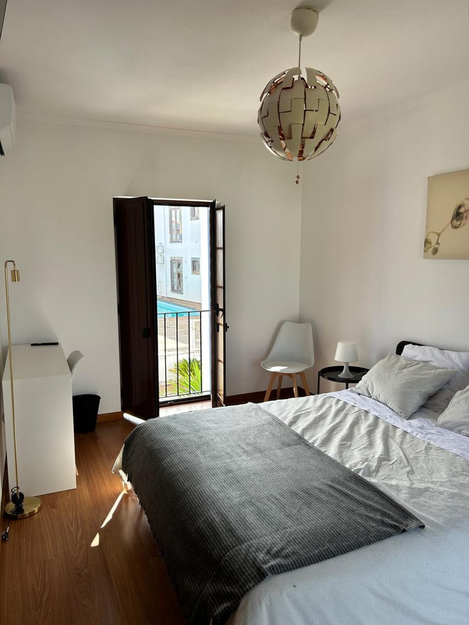 Bed, View (from property/room), Seating area, Bedroom