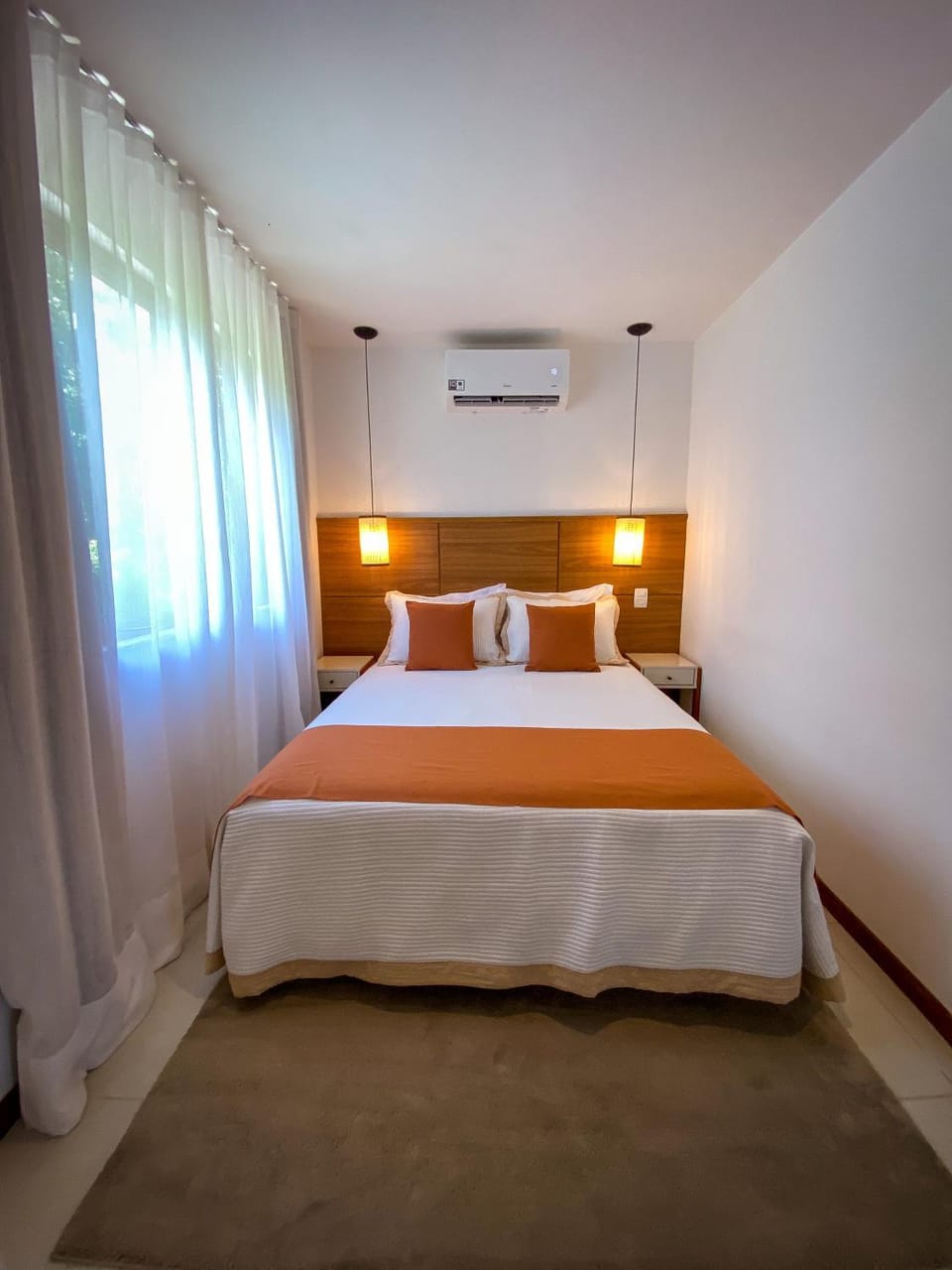 Bed, Bedroom, air conditioner