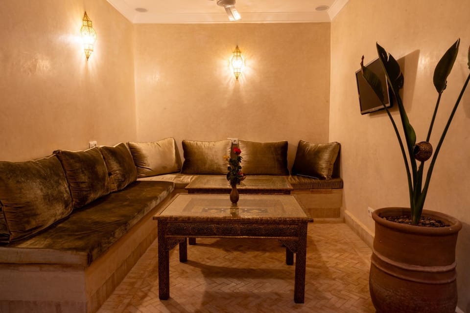 Communal lounge/ TV room