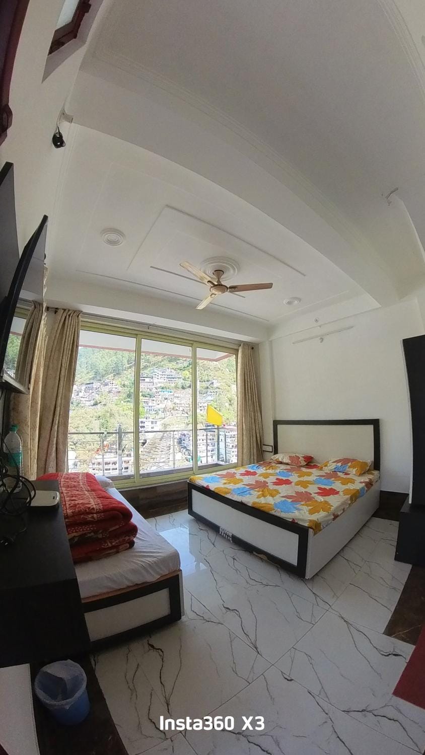 Communal lounge/ TV room, Bed, TV and multimedia, View (from property/room), Living room, Photo of the whole room, Sunrise, Sunset, internet, air conditioner