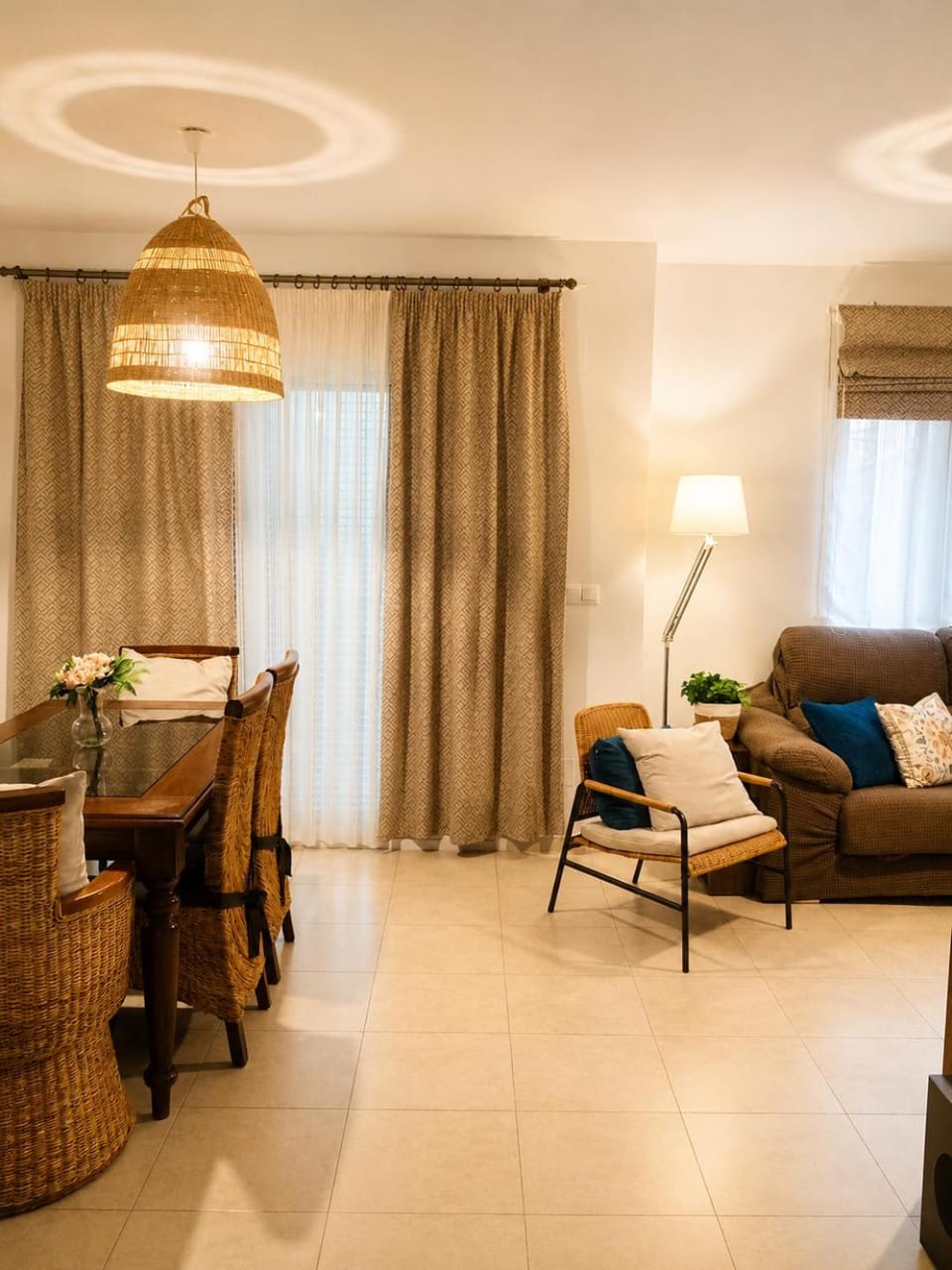 Living room, Dining area