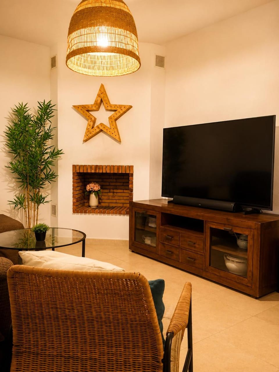 Communal lounge/ TV room, TV and multimedia, Living room, Evening entertainment