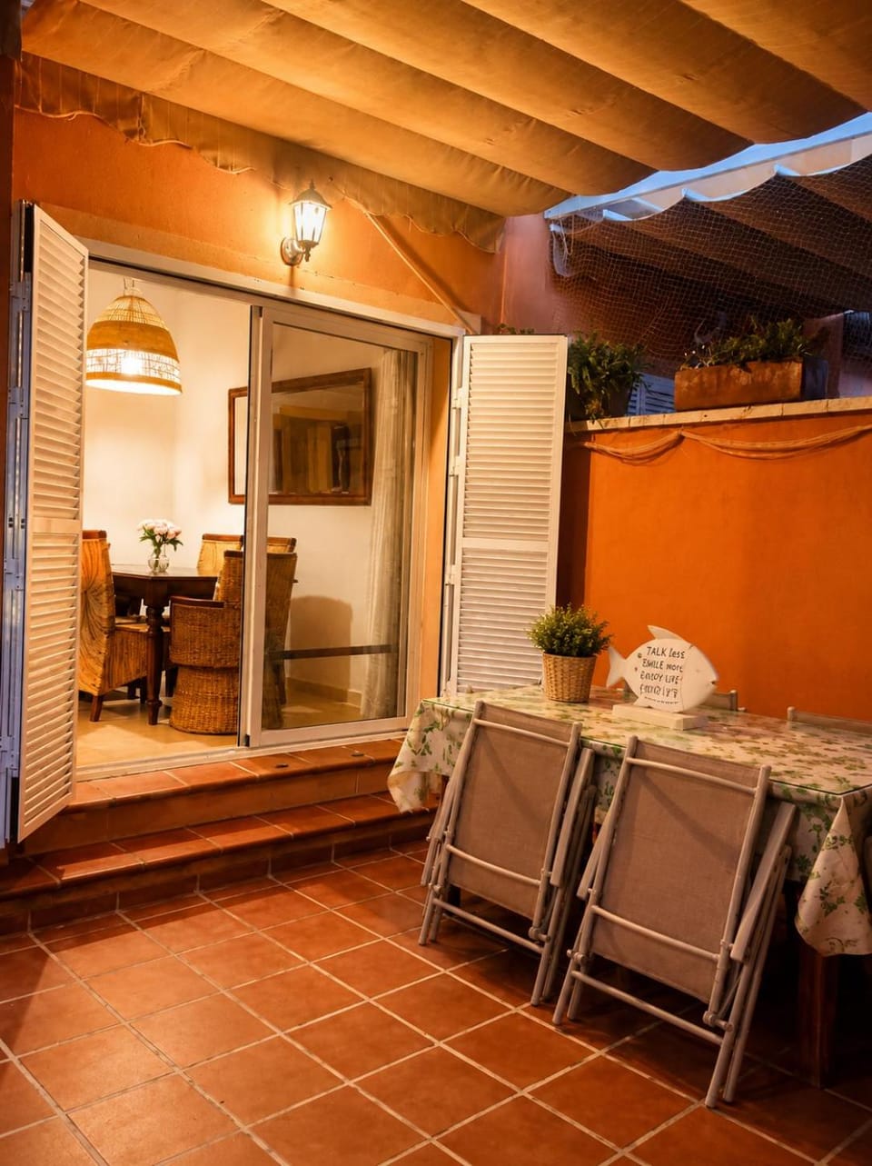Patio, Living room