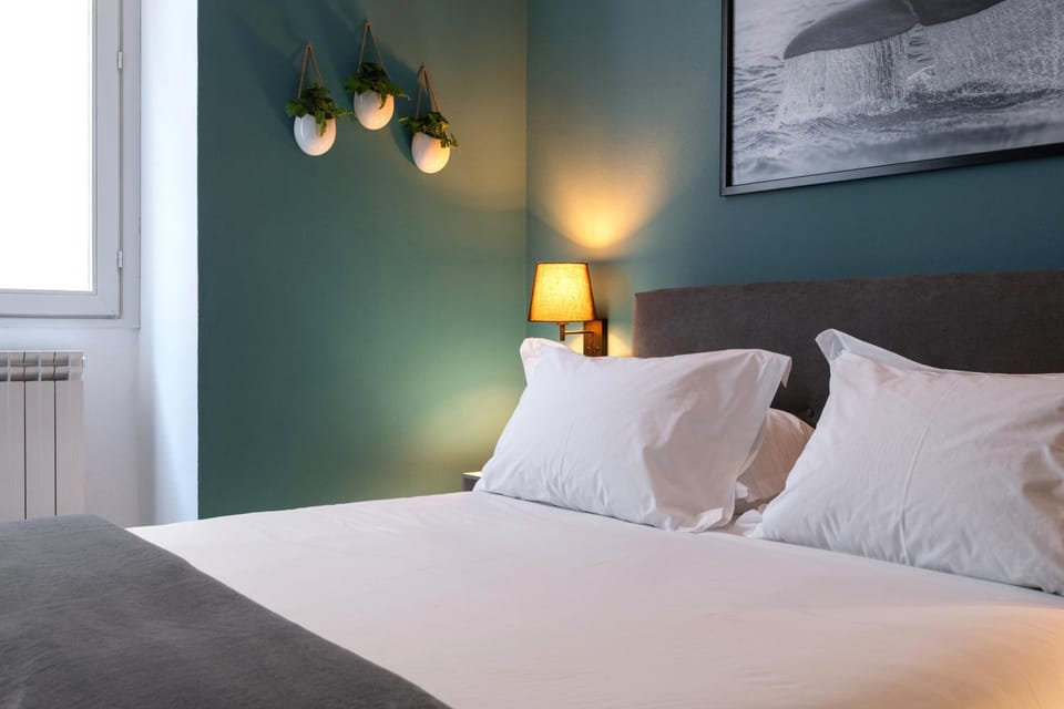 Bed, Bedroom