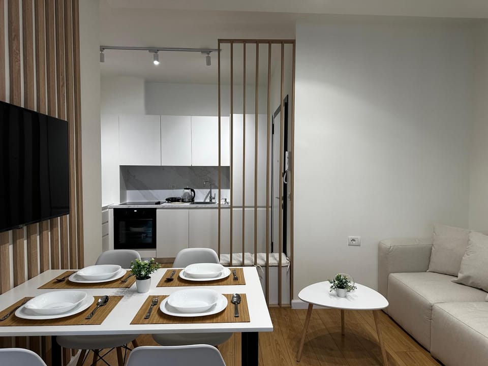 TV and multimedia, Kitchen or kitchenette, Living room, Dining area