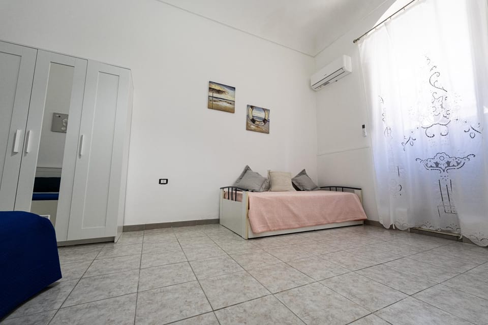 wardrobe, air conditioner