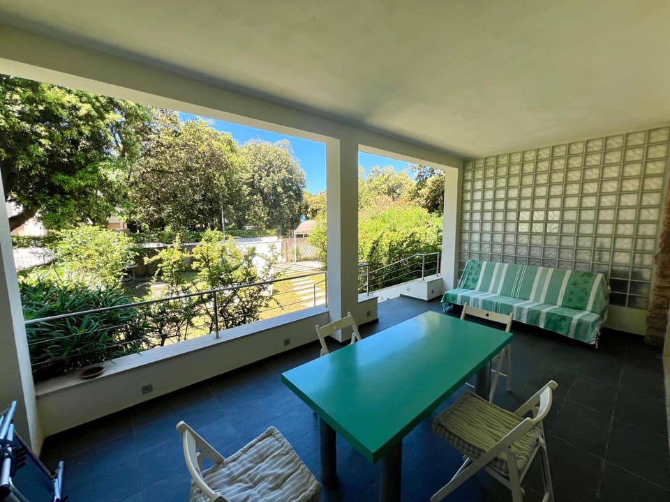 Garden, View (from property/room), Balcony/Terrace, Living room, Dining area, Garden view