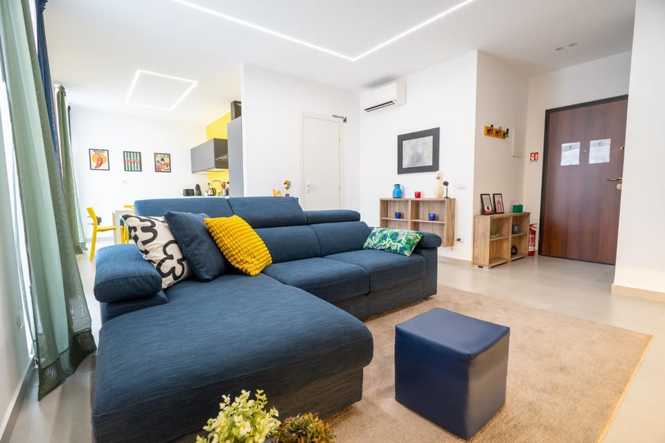 Communal lounge/ TV room, Facade/entrance, Living room