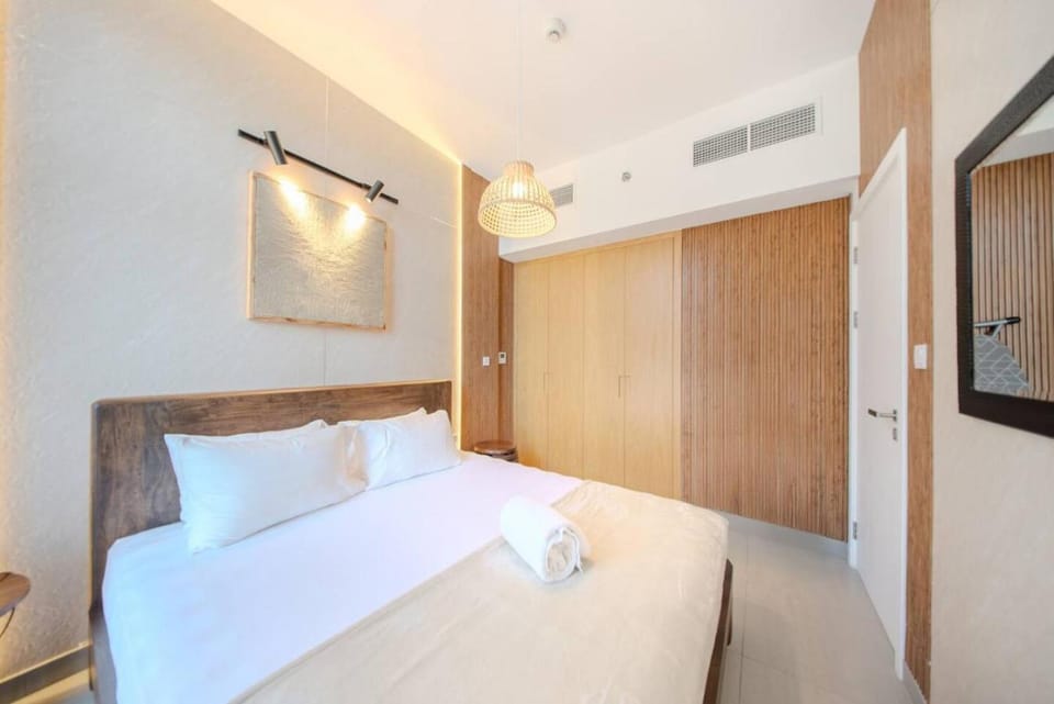 Private Apartment in Sharjah - 1BR Golden Sunset Apartment in Al Sharjah