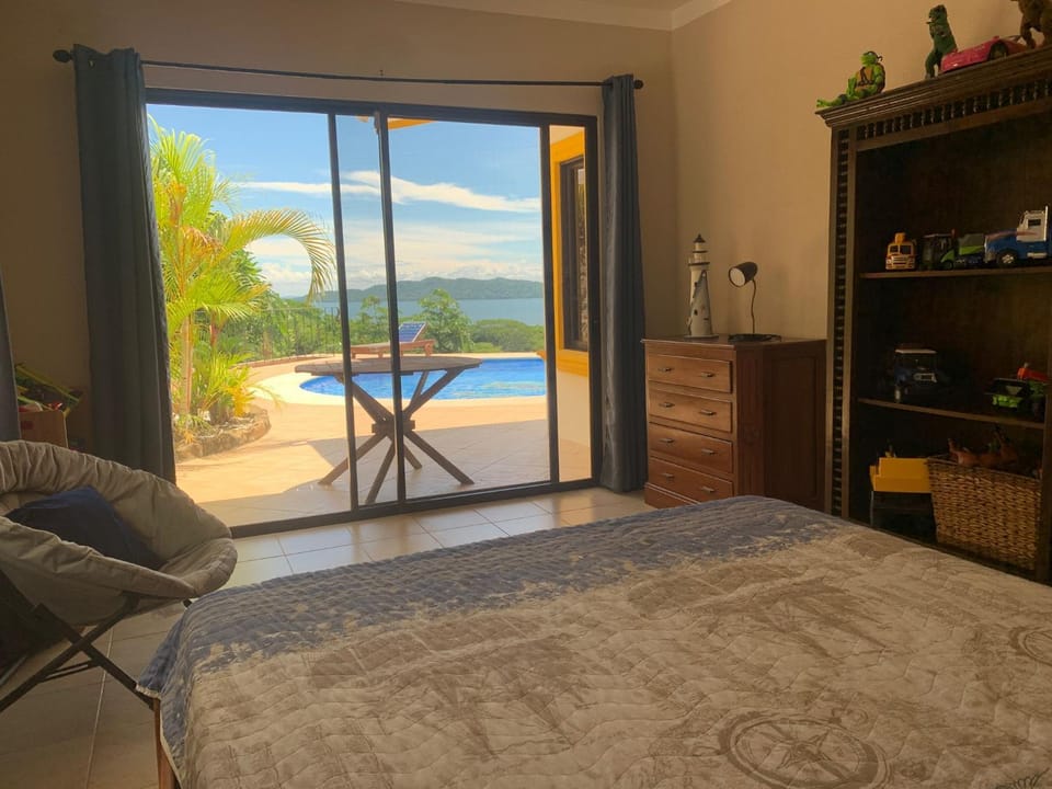 Bed, Photo of the whole room, Bedroom, Pool view, Sea view
