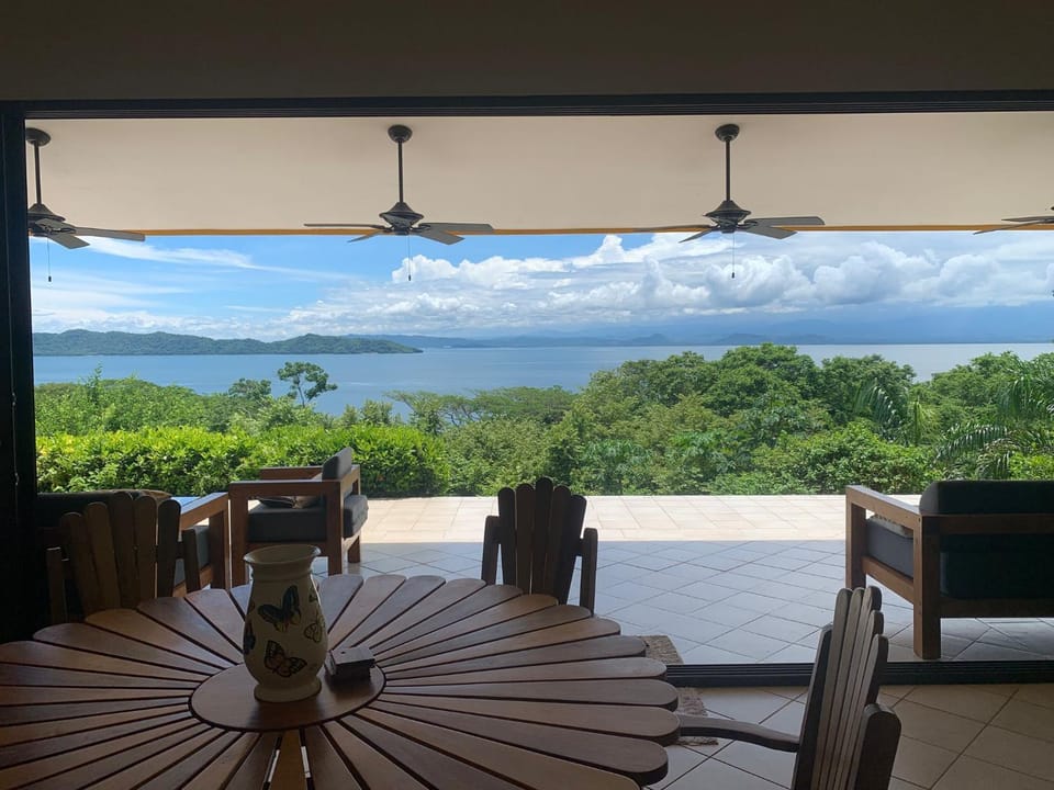 Natural landscape, Balcony/Terrace, Living room, Dining area, Sea view