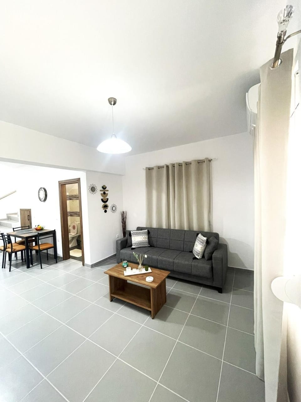 Seating area, Dining area