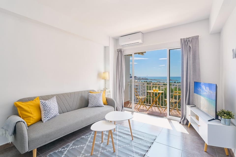 View (from property/room), Balcony/Terrace, Living room