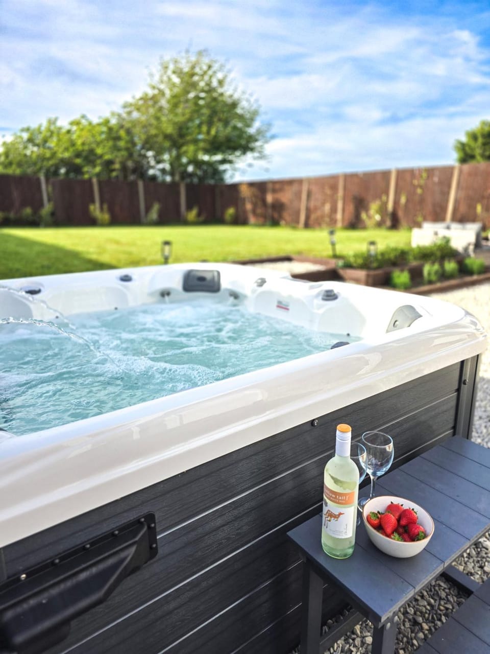 Day, Natural landscape, Garden, Hot Tub, Garden view