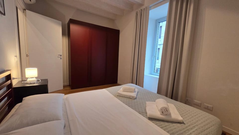 Bed, Photo of the whole room, Bedroom, towels, wardrobe