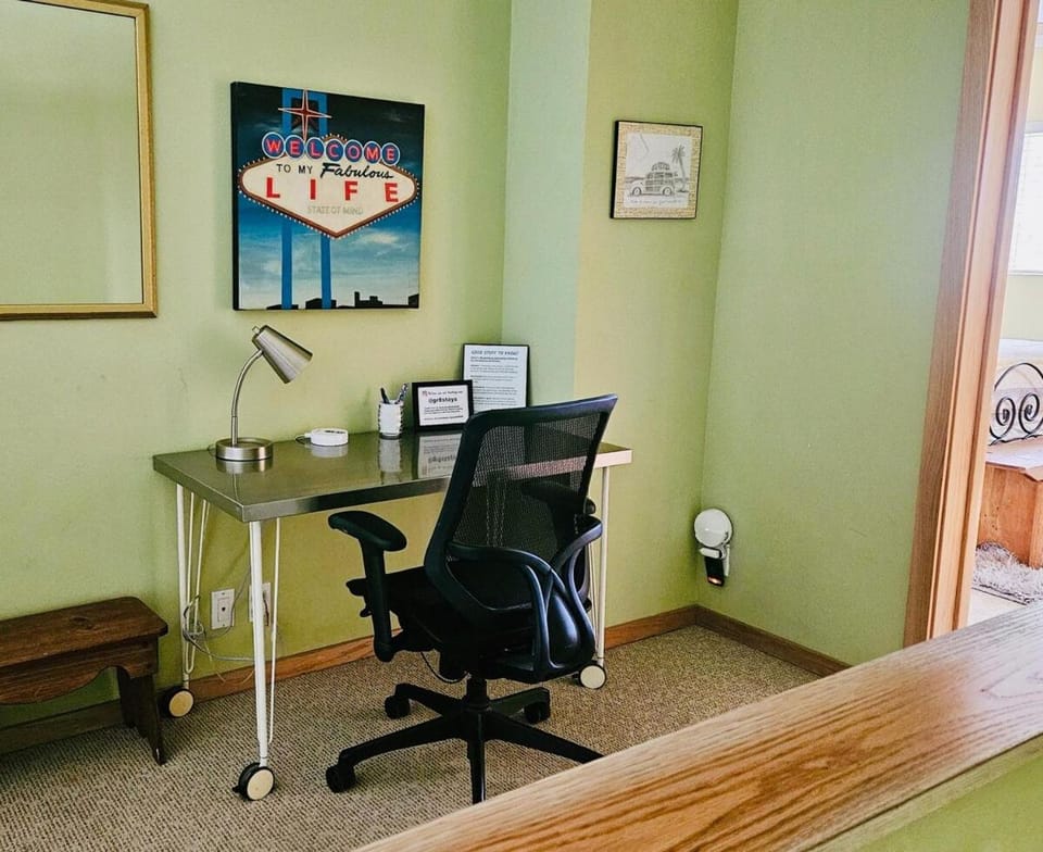 Cozy Guesthouse with Private Pool and Heated Jacuzzi House in Santa Clarita
