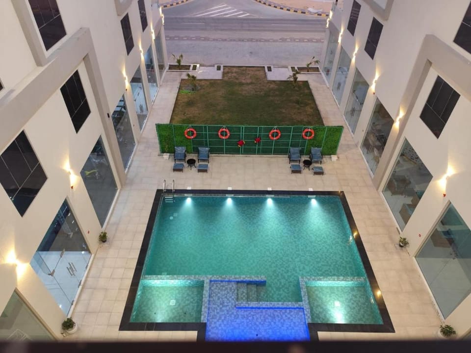 Garden, Swimming pool