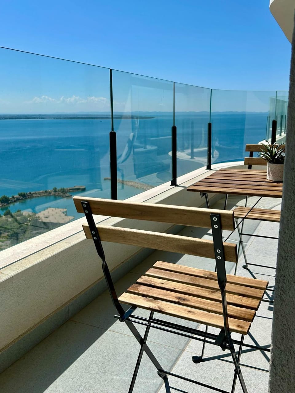 Natural landscape, View (from property/room), Balcony/Terrace, Seating area, Mountain view, Sea view