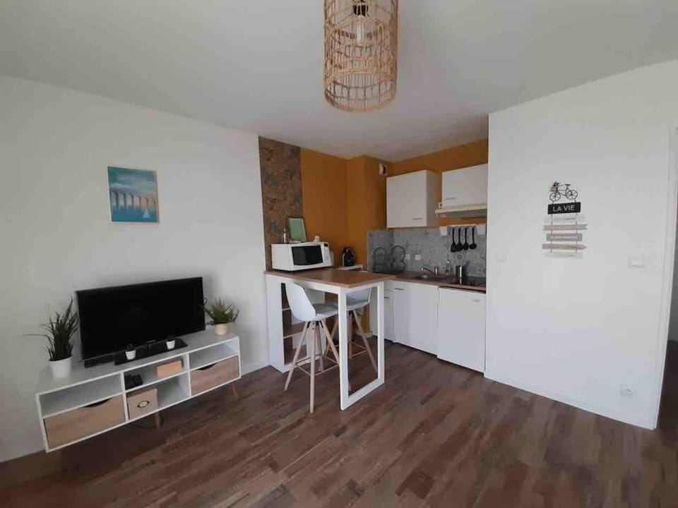 Laïa, studio type Scandinave, parking Apartment in La Rochelle