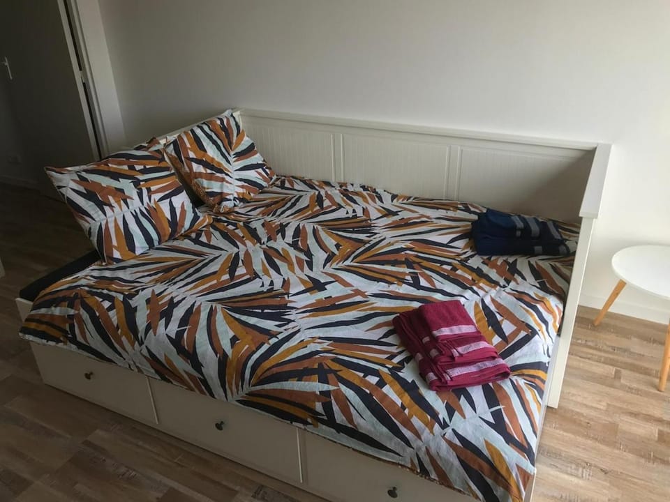 Laïa, studio type Scandinave, parking Apartment in La Rochelle
