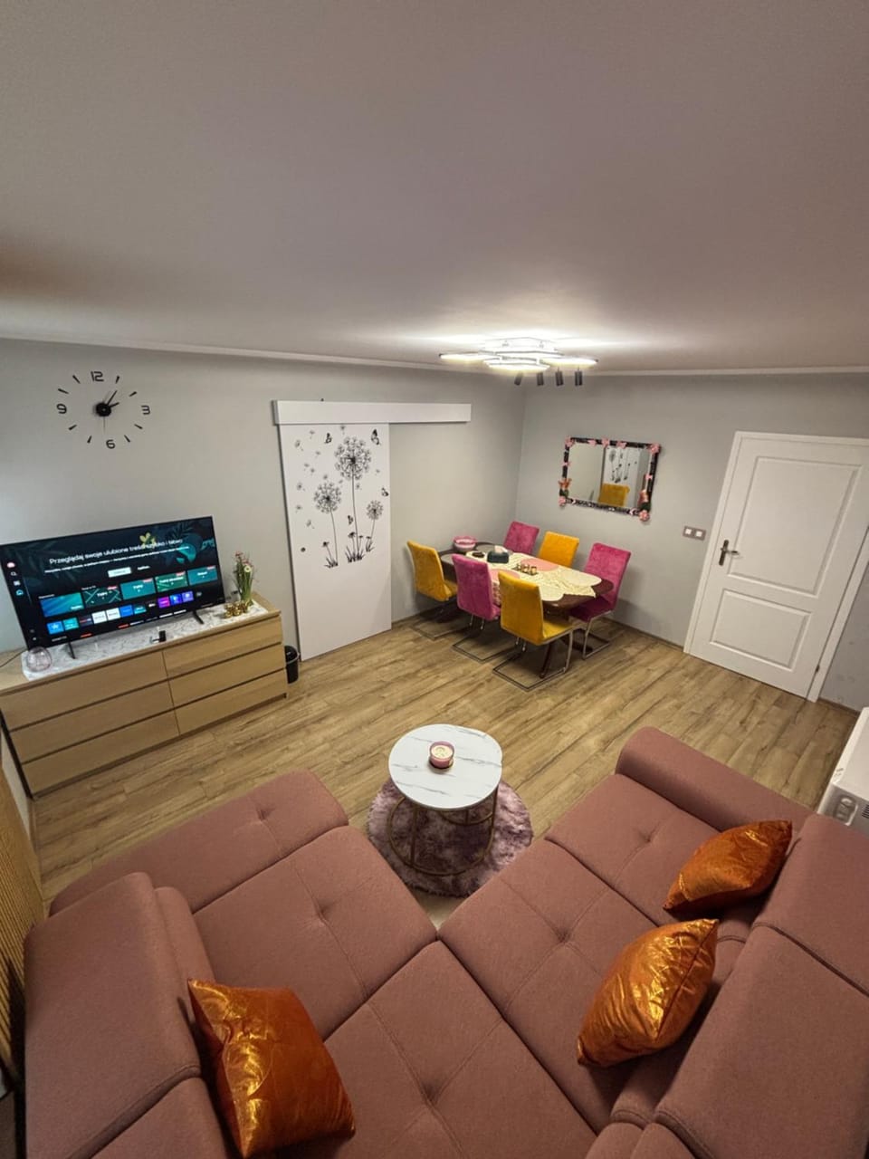 TV and multimedia, Living room, Seating area