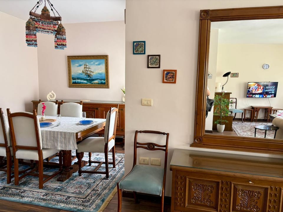 Living room, Dining area