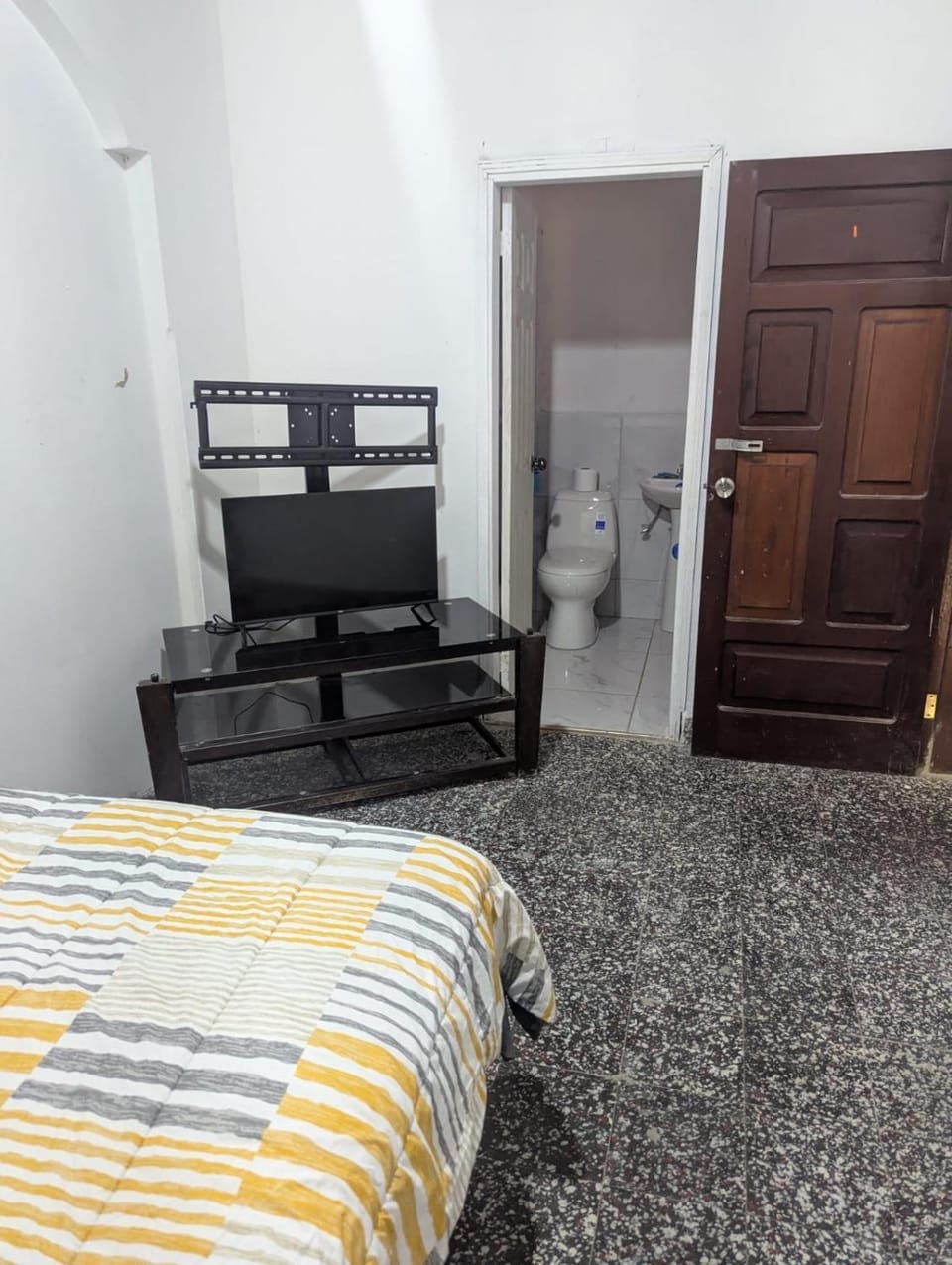 Bed, Bathroom, Photo of the whole room, Bedroom