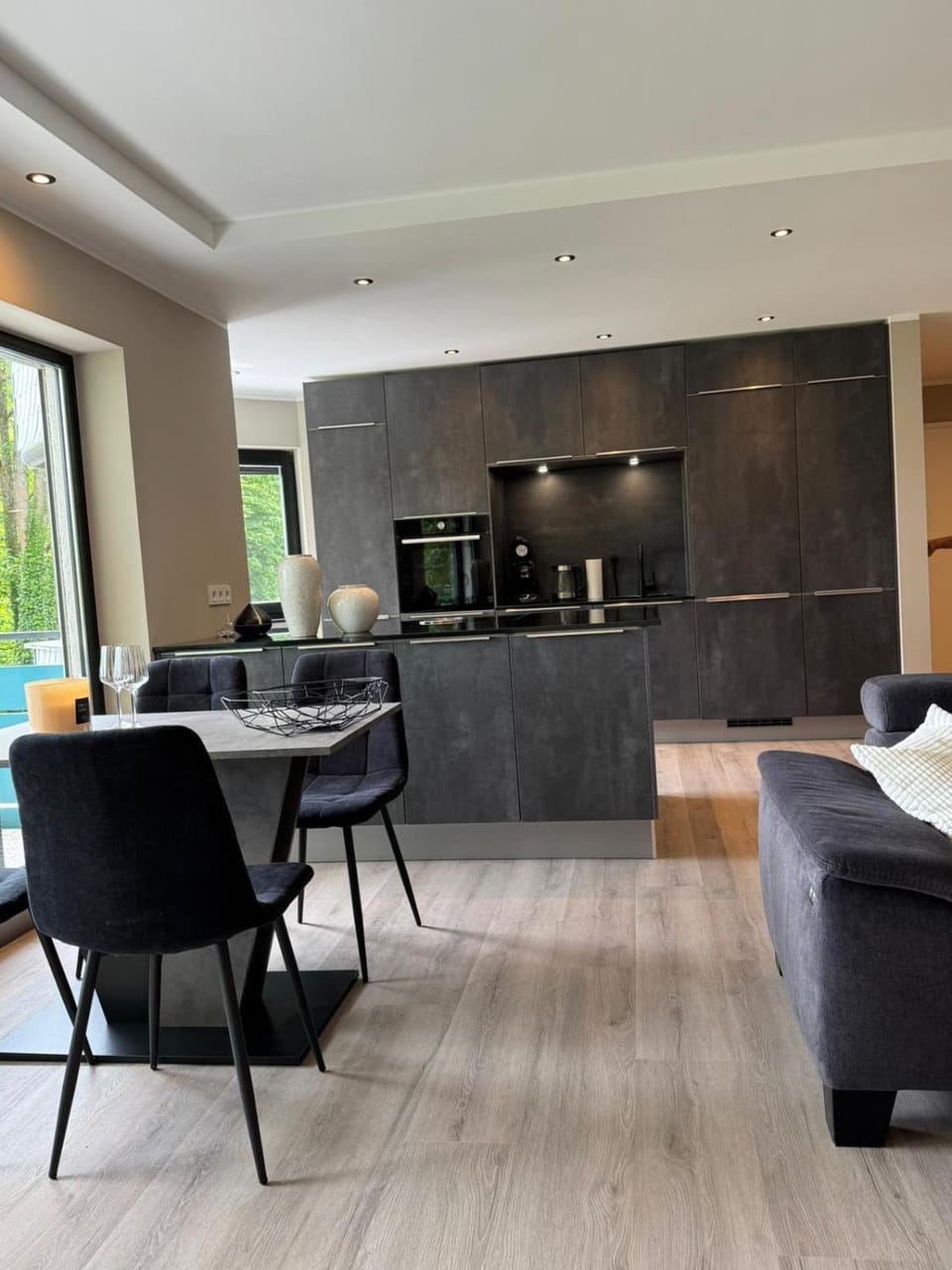 Kitchen or kitchenette, Living room, Seating area, stove