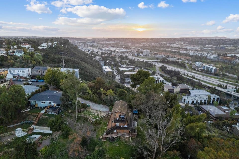 Neighbourhood, Natural landscape, Bird's eye view, Location