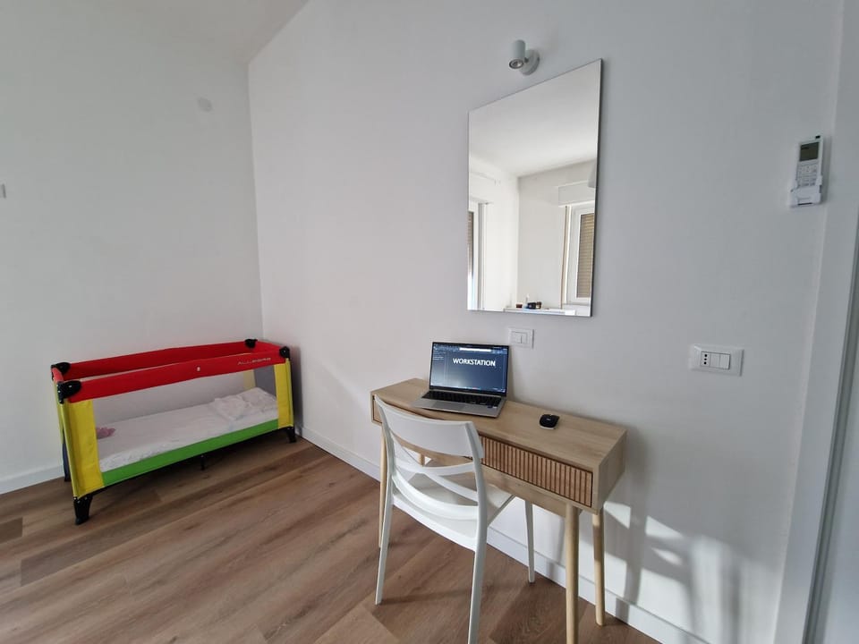 Seating area, cot, air conditioner