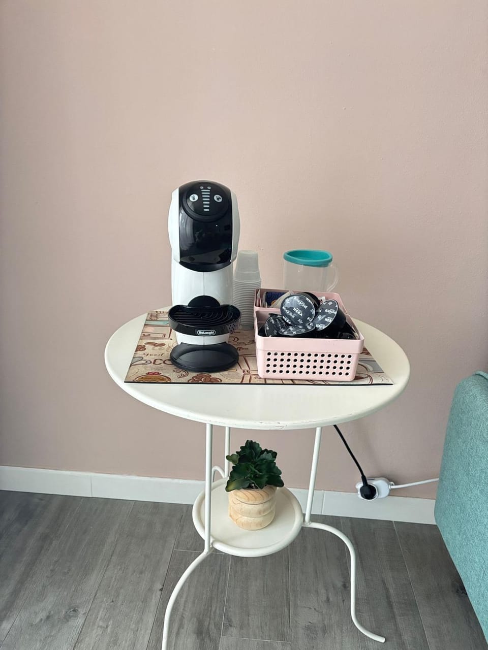 Coffee/tea facilities, Breakfast