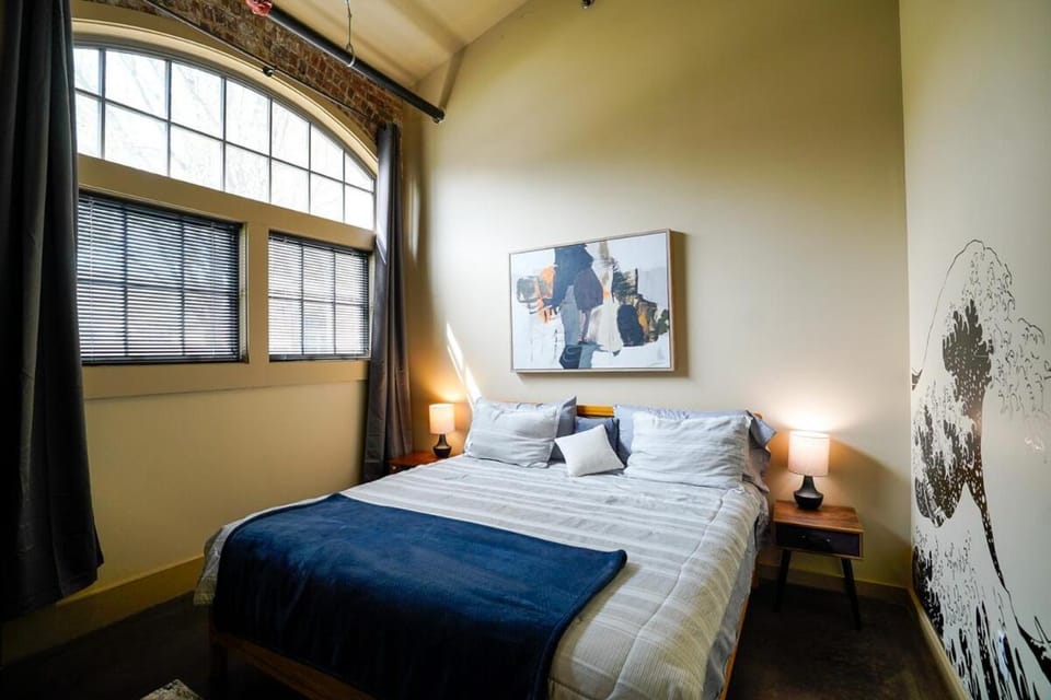 Industrial Escape 2bd 2bath Apartment in Lawrence