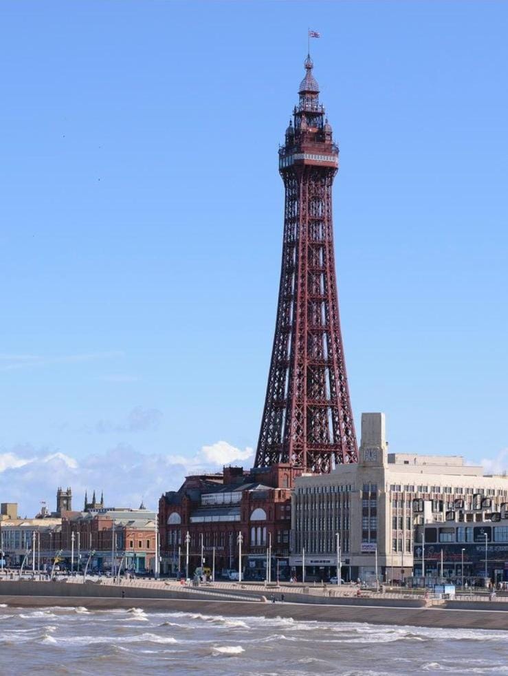 Stylish and Spacious two-bedroom Apartment Apartment in Blackpool
