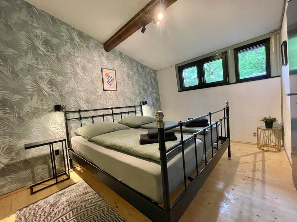 Bed, Bedroom