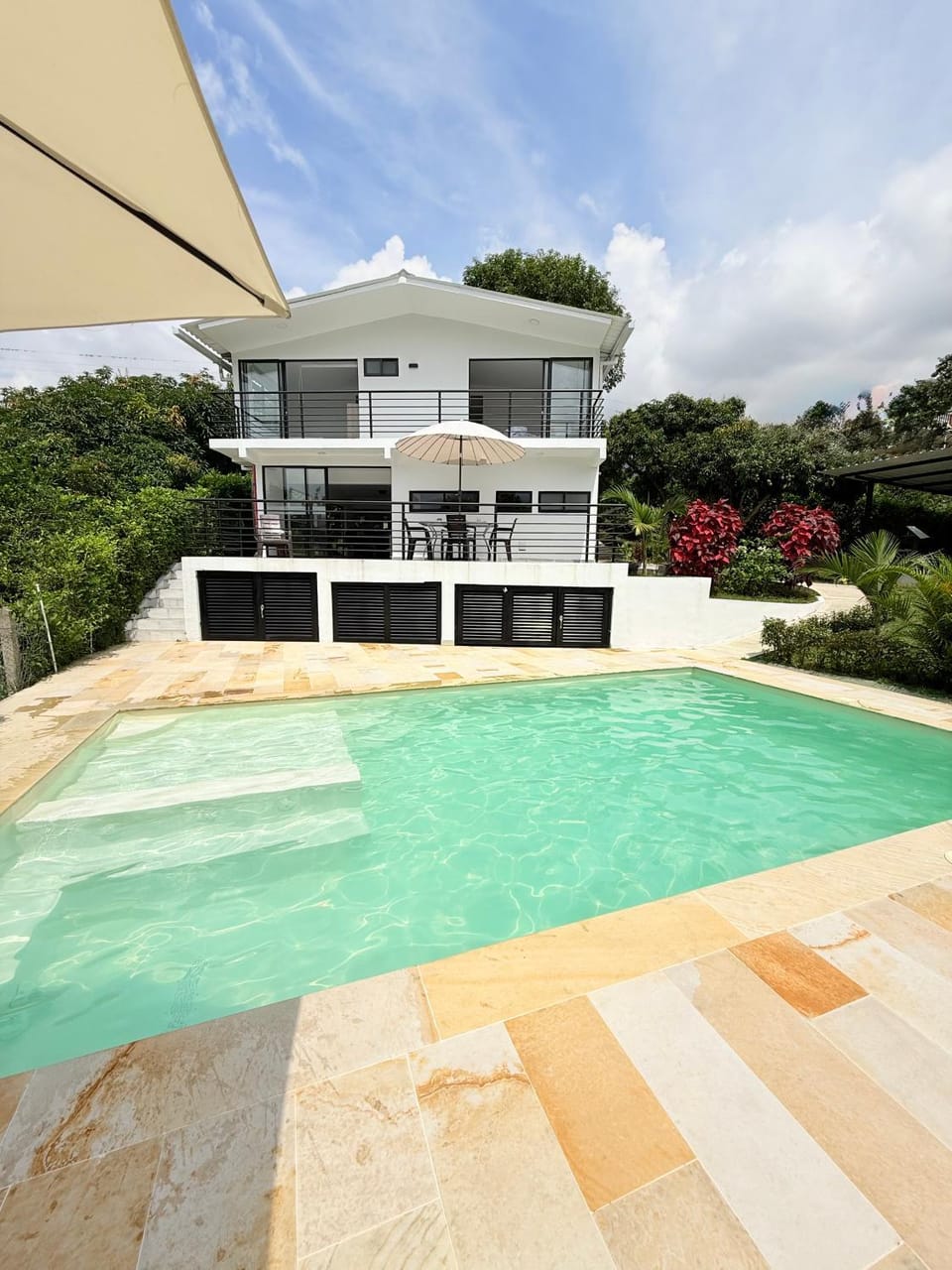 Villa Verde House in Cundinamarca, Colombia