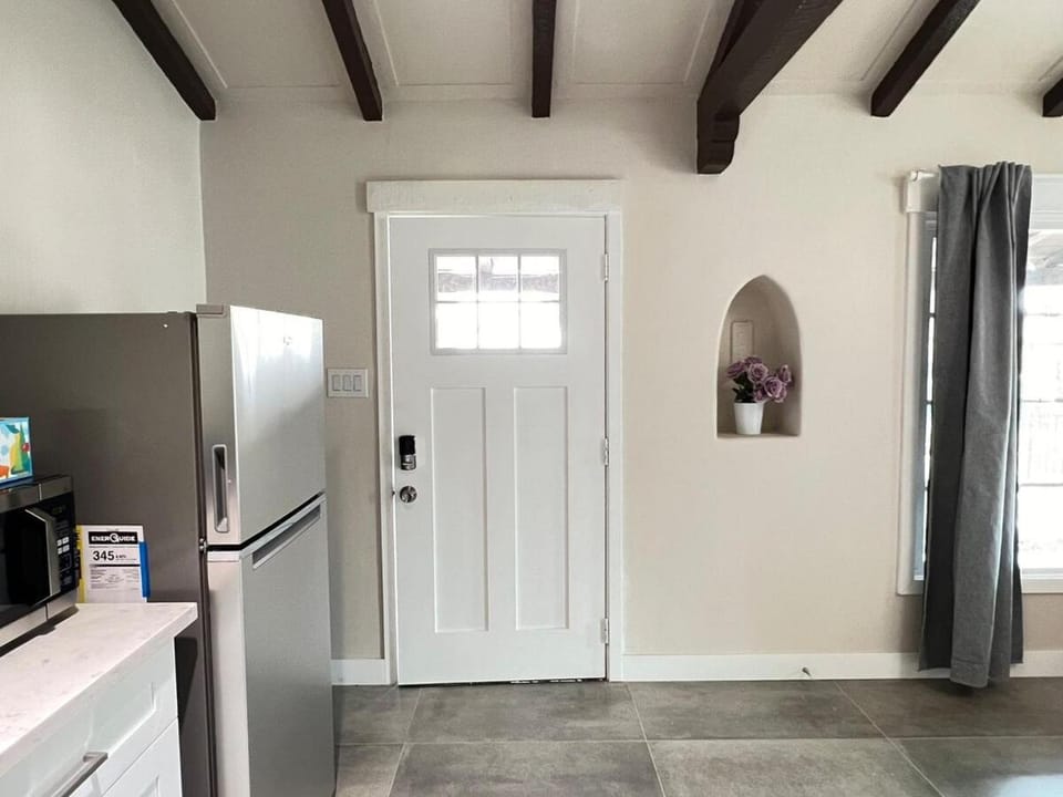 Fully Remodeled 2B1B Home in Baldwin3369 Apartment in West Covina