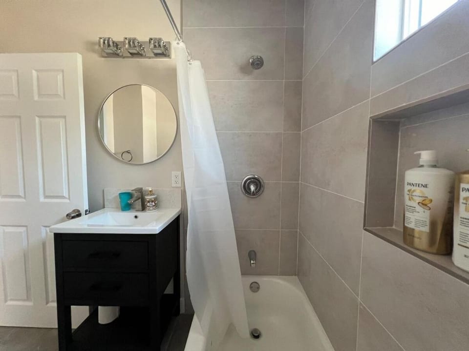 Fully remoded 1B1B Home in baldwin Park3369A Apartment in West Covina