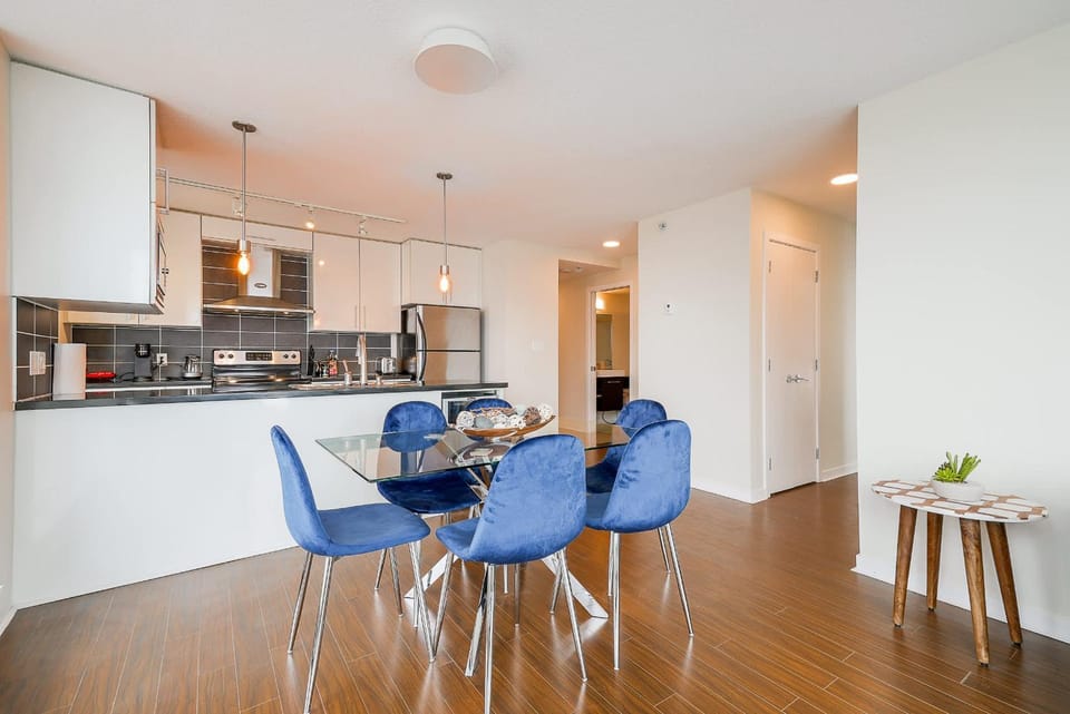 Gorgeous Unit with Beautiful City Views Apartment in Vancouver