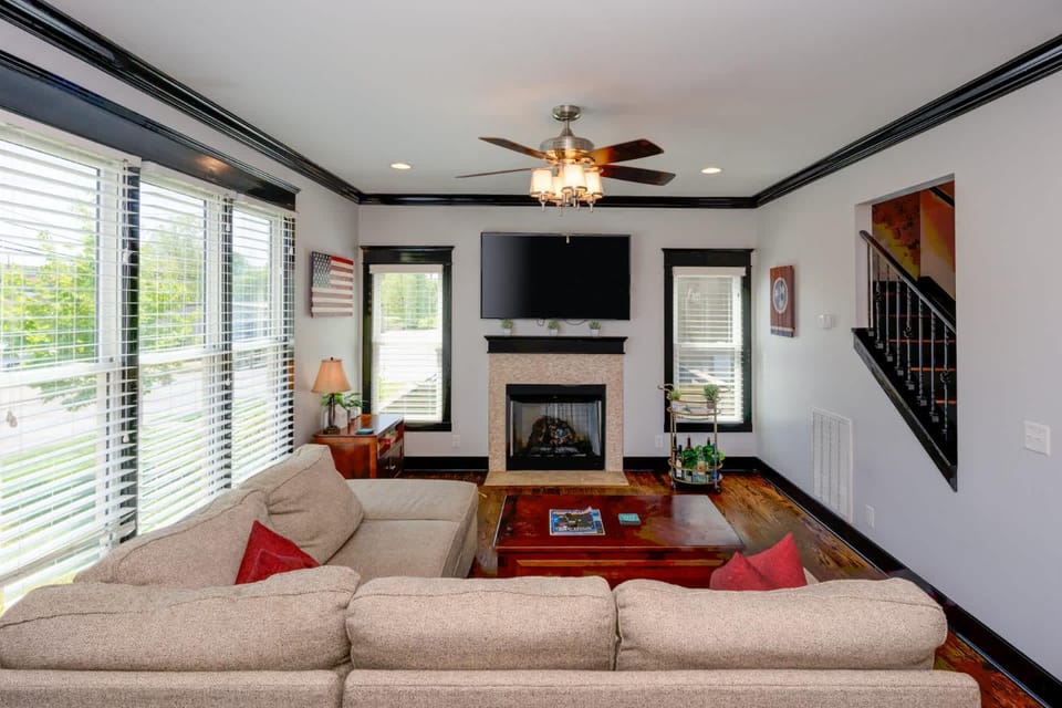 Hello Goodbye - Ultimate Experience House in Nashville