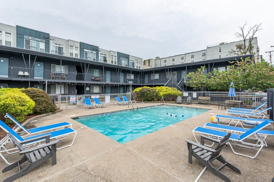 Cozy Studio for 2 Highly Walkable - Close to DT Apartment in Berry Hill