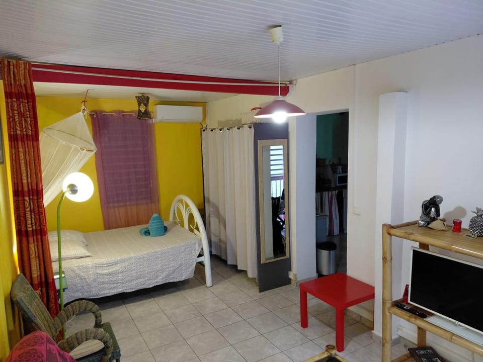 Bed, Photo of the whole room, wardrobe