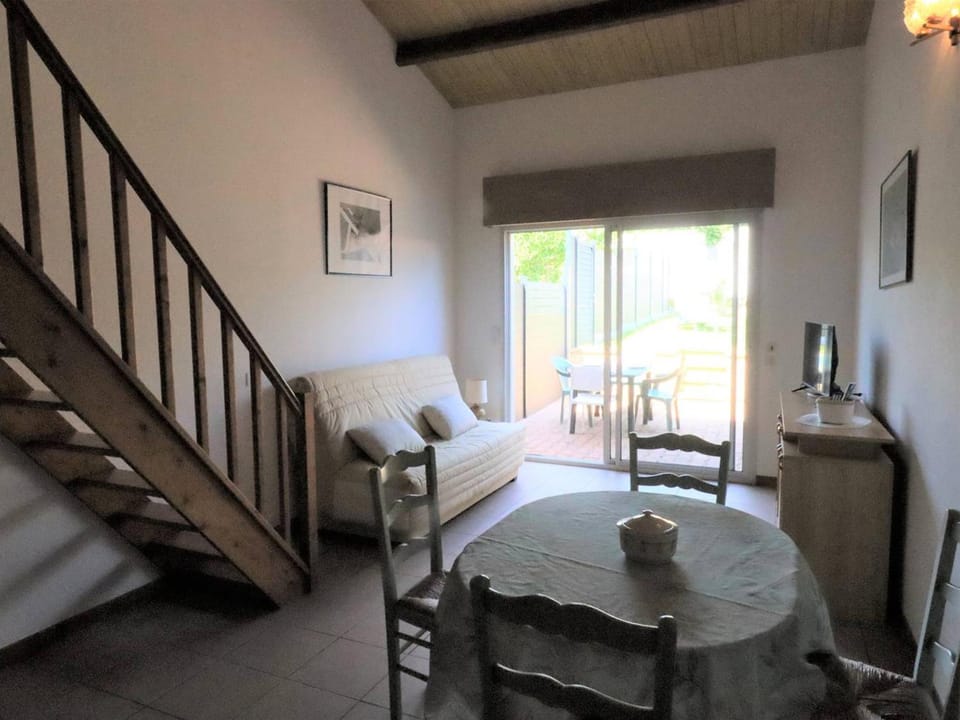 Maison rénovée 1 étoile avec jardin, 4 couchages - FR-1-738-49 House in Nouvelle-Aquitaine
