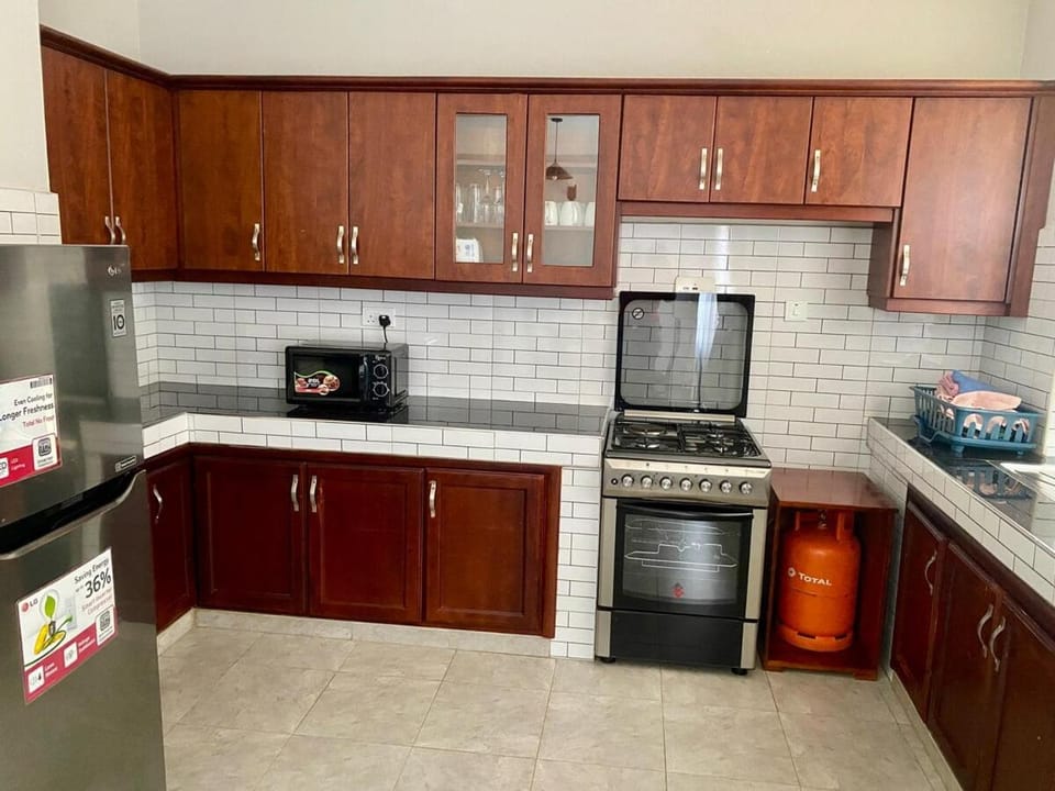 Your Pristine Home Away 2BR 2BA Bunga Munyonyo Apartment in Kampala