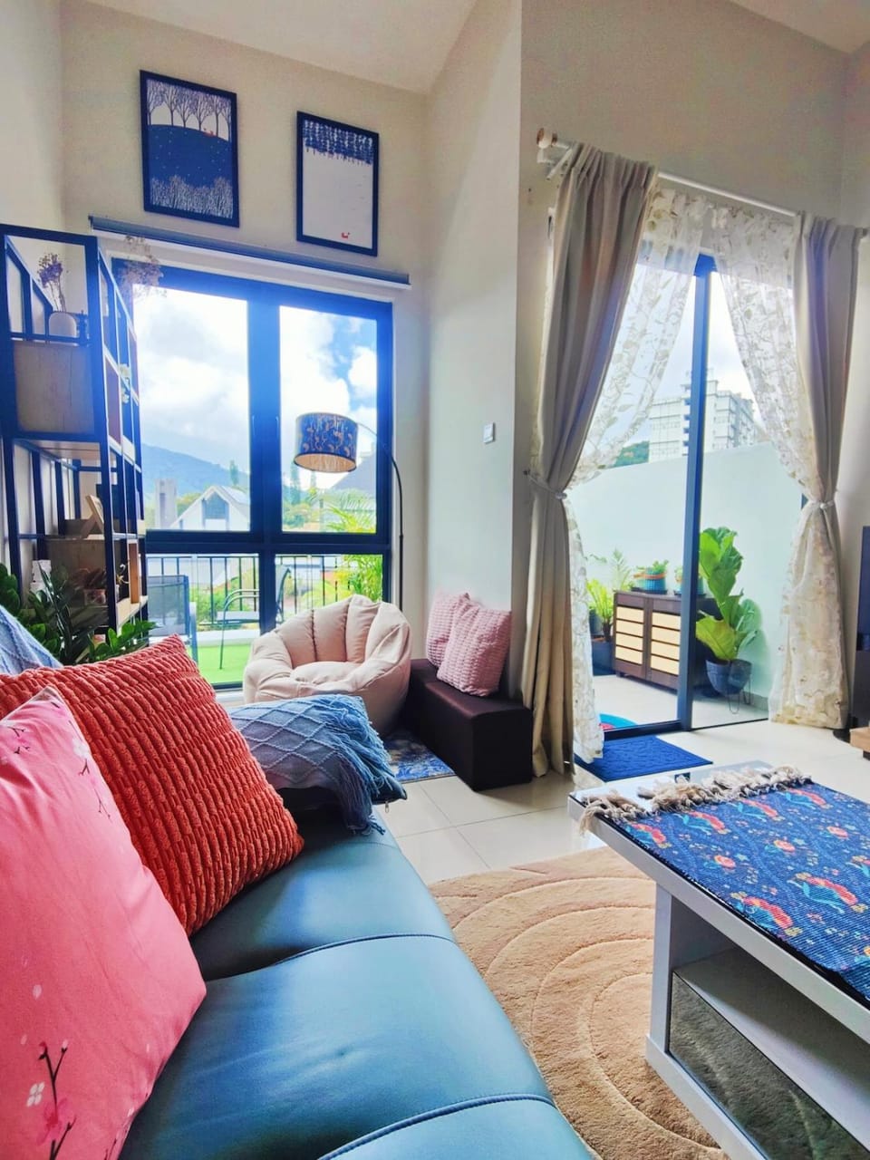 Living room, Seating area